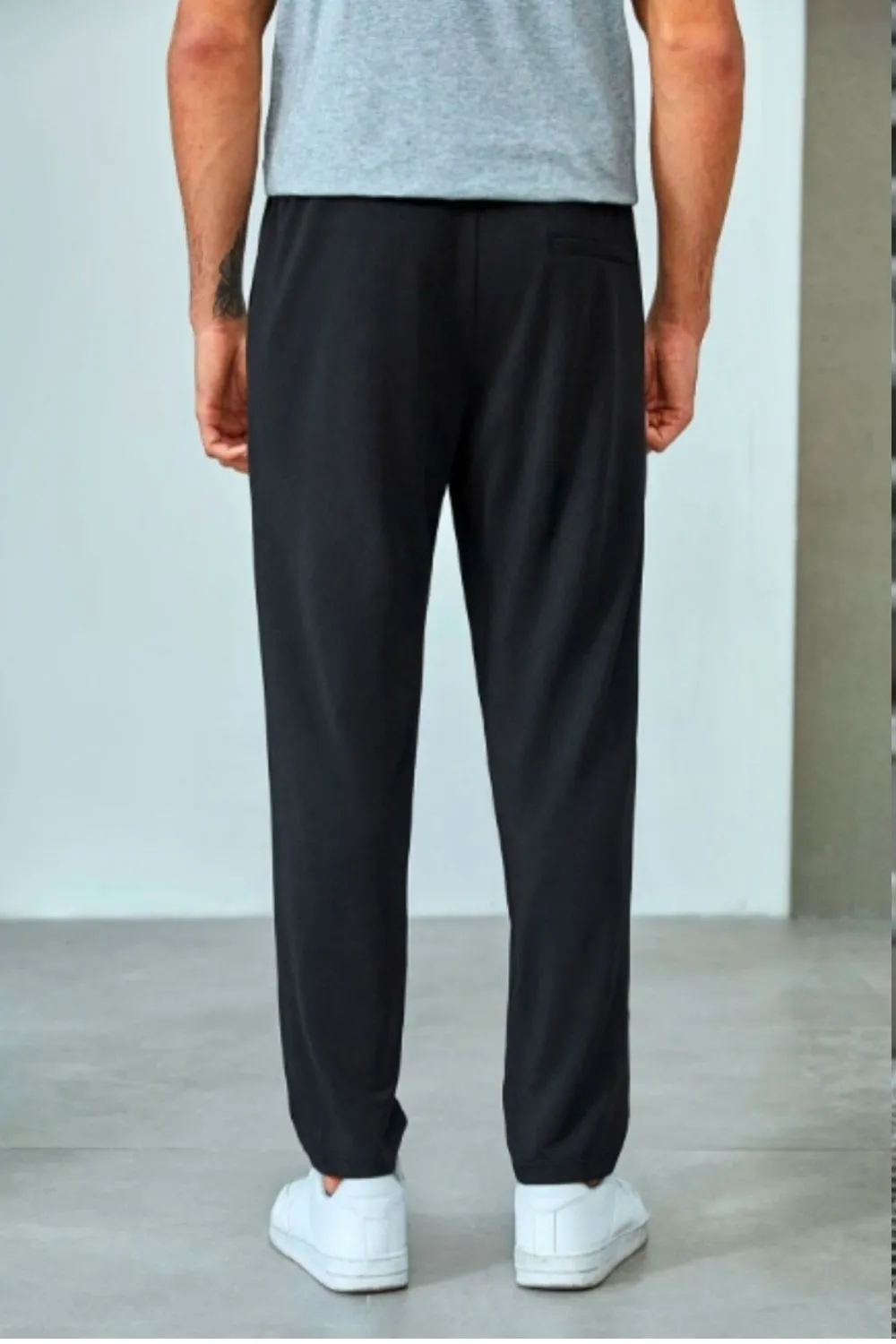 Drawstring Waist Slant Pocket Solid Trousers